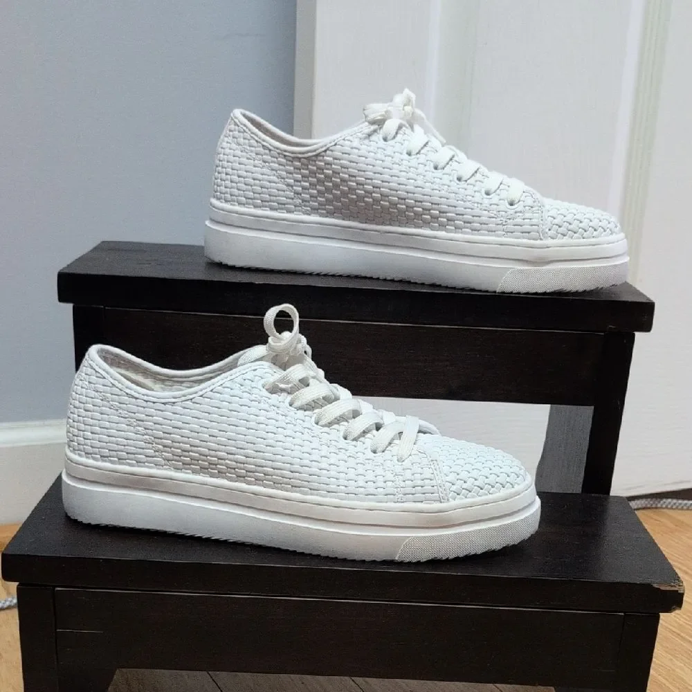 On 34th Lusillep White Faux Leather Woven Sneakers Fabric Lining Size 9M NEW